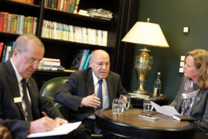 14.03.2017_Foto:Ingo Lammert; Tradetalk Interview mit Gregor Gysi Photographie*Ingo Lammert Veröffentlichung nur nach Absprache und gegen Honorar mit Urhebernennung Ingo Lammert phone 0170-81 285 89 ila-photo@unitybox.de Bankverbindung: Kreditinstitut: Stadtsparkasse Düsseldorf BLZ: 300 501 10 Kontonummer: 100 6150 948 IBAN: DE54 3005 0110 1006 1509 48 BIC: DUSSDEDDXXX